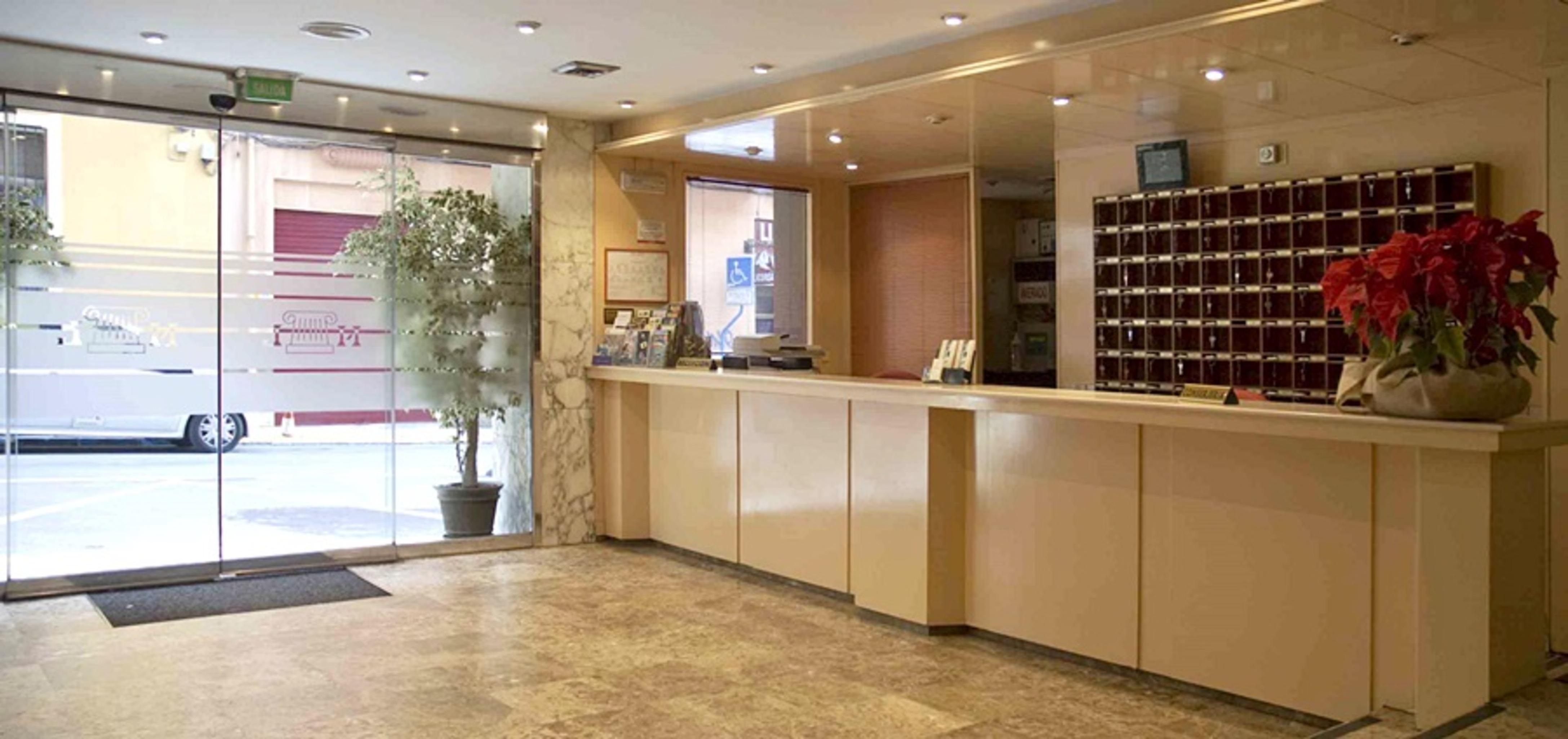 Hotel Leuka Аликанте Экстерьер фото