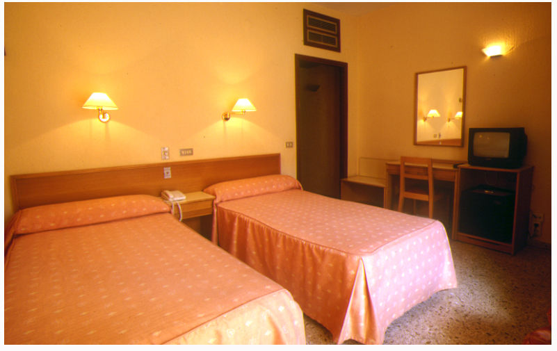 Hotel Leuka Аликанте Экстерьер фото
